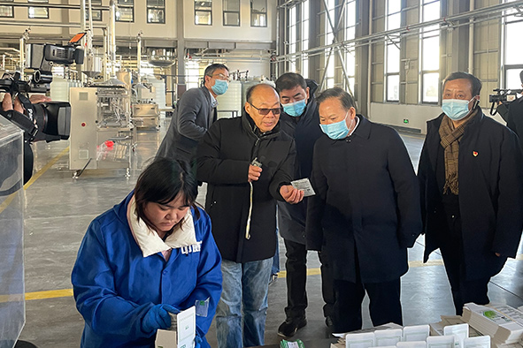 1三門峽市劉南昌書記，率市區(qū)縣負責人近100人，蒞臨中威廠區(qū)參觀指導
