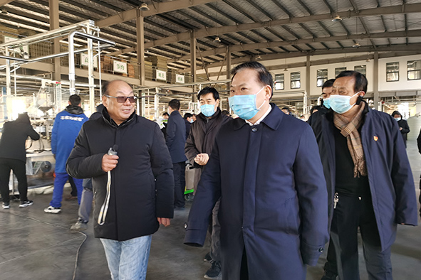 2三門峽市劉南昌書記，率市區(qū)縣負責人近100人，蒞臨中威廠區(qū)參觀指導